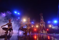 Pembukaan FKY ke-26 : Salutation, JVMP, Tari dan Kembang Api