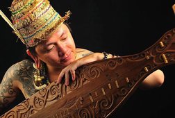 Sikapi Etnosentrisme dengan Musik