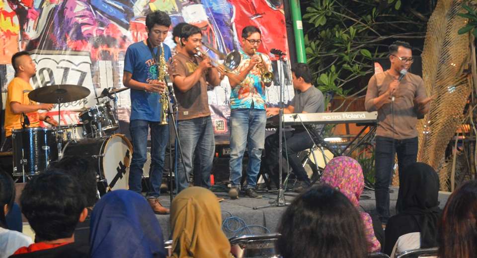  JazzMbenSenen Dipandangan Eko Widyamanto Latin Project