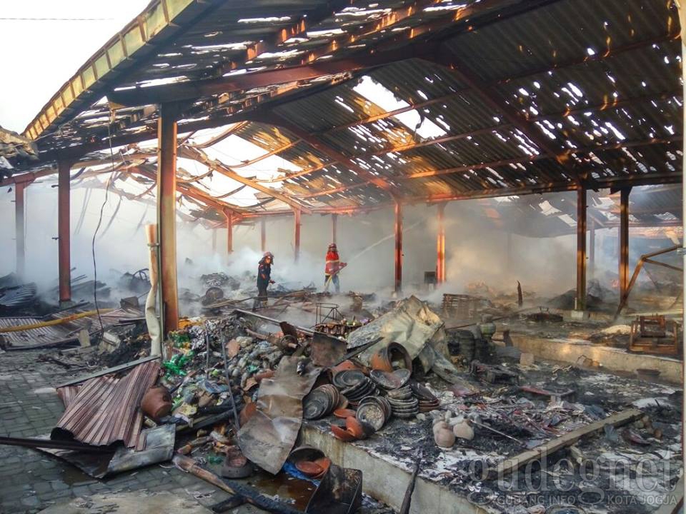 Hampir 100 Persen, Pasar Bendungan Kulon Progo Terbakar