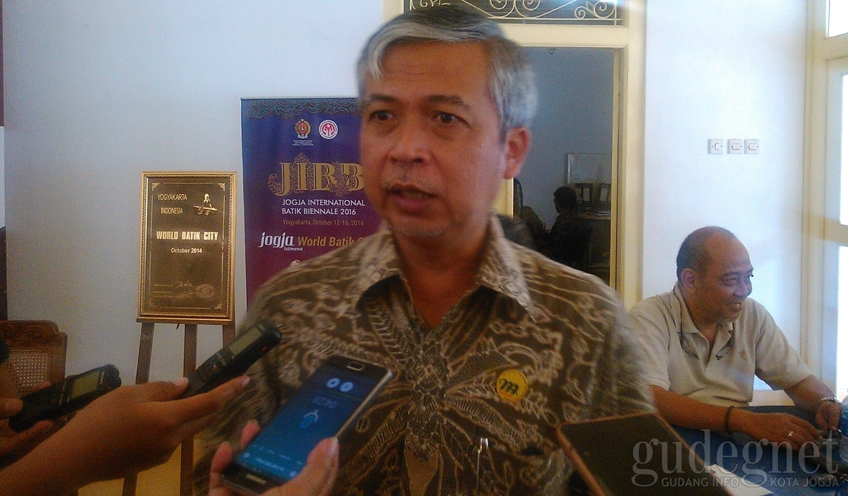150 Batik Daur Hidup Manusia Pamer di JEC