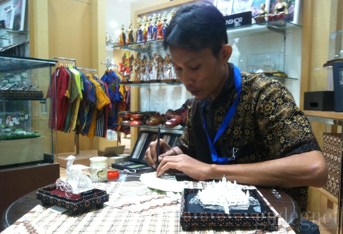Ketika Silver Nyempil di Etalase Centro