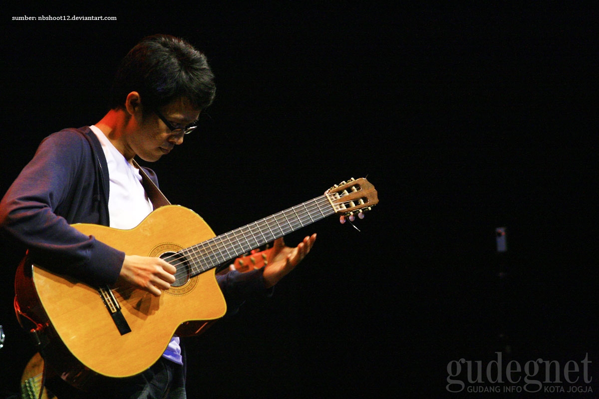 Menyimak Jejak Langkah Tohpati, Gitaris Ngayogjazz 2016