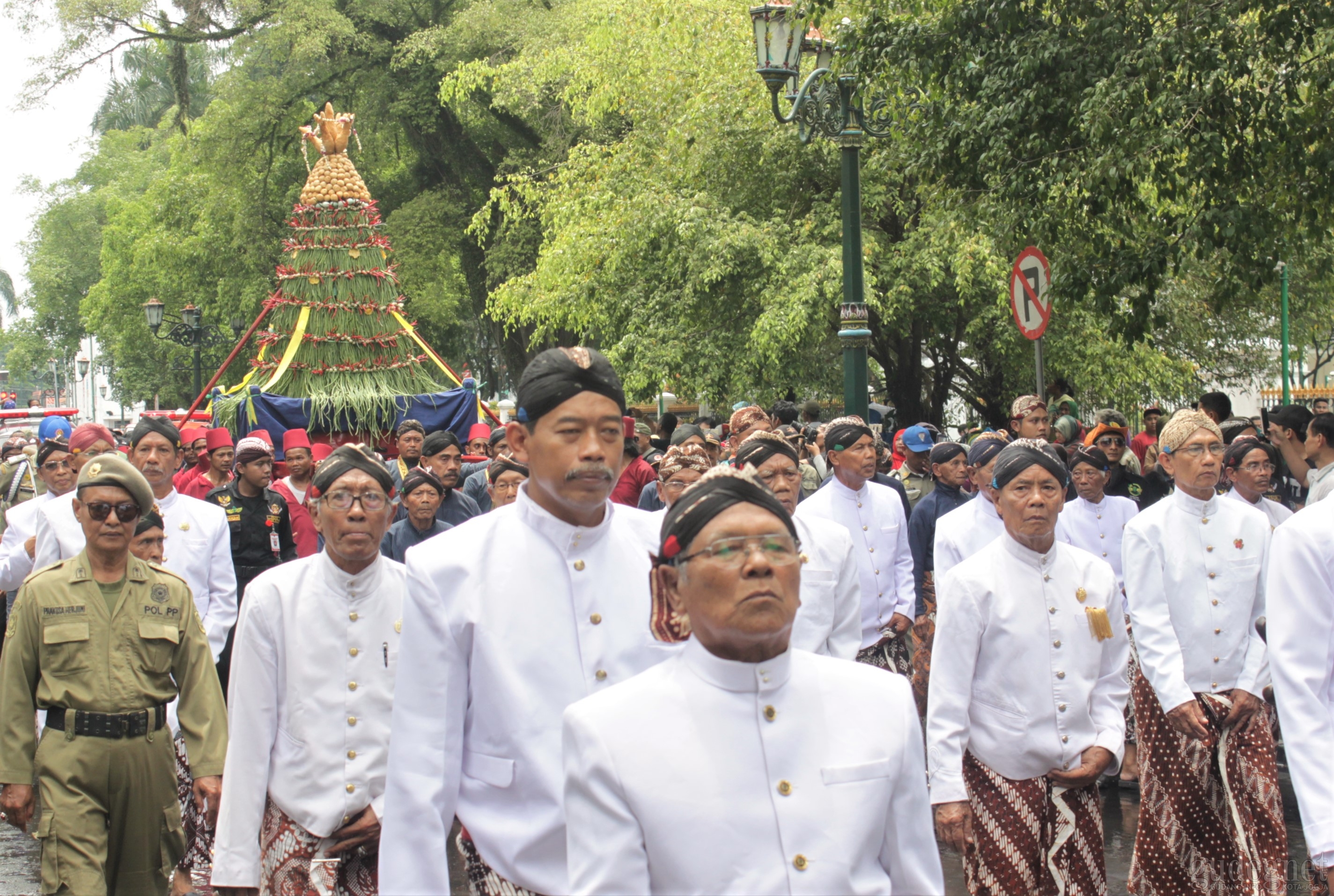 Grebeg Maulud Tutup Pasar Malam Perayaan Sekaten 