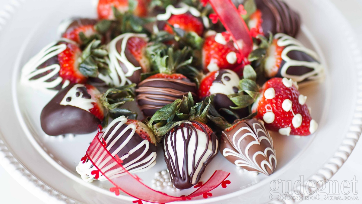 Pengen Lebih Romantis? Bikin Sendiri Cokelat Valentine Buat Pasanganmu
