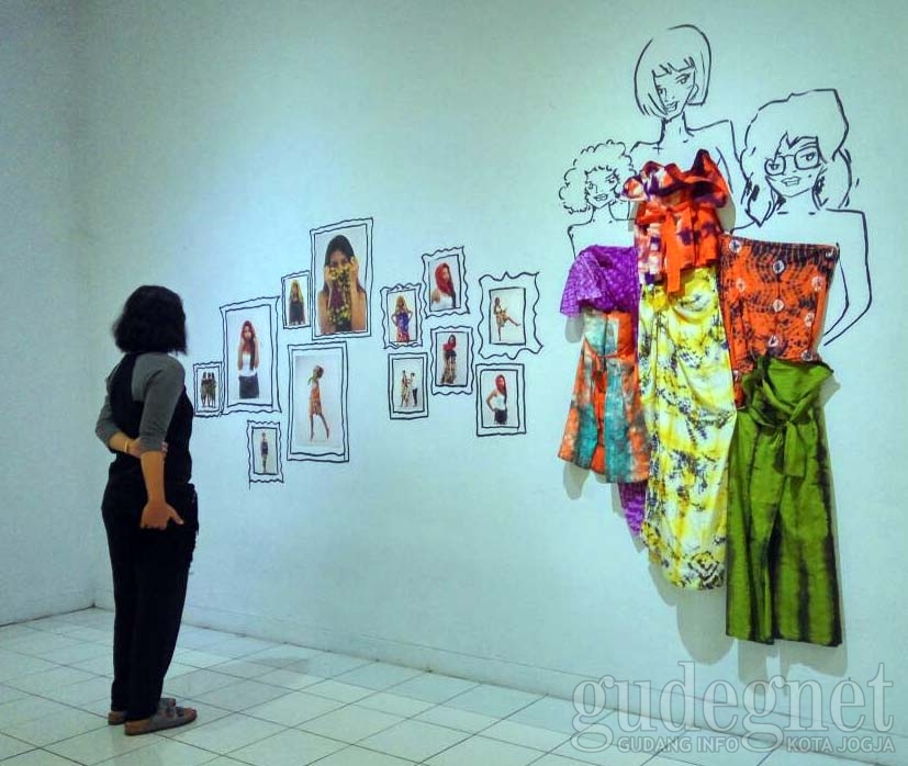 Sentuhan "Tangan Mencintai Kain" karya Caroline Rika