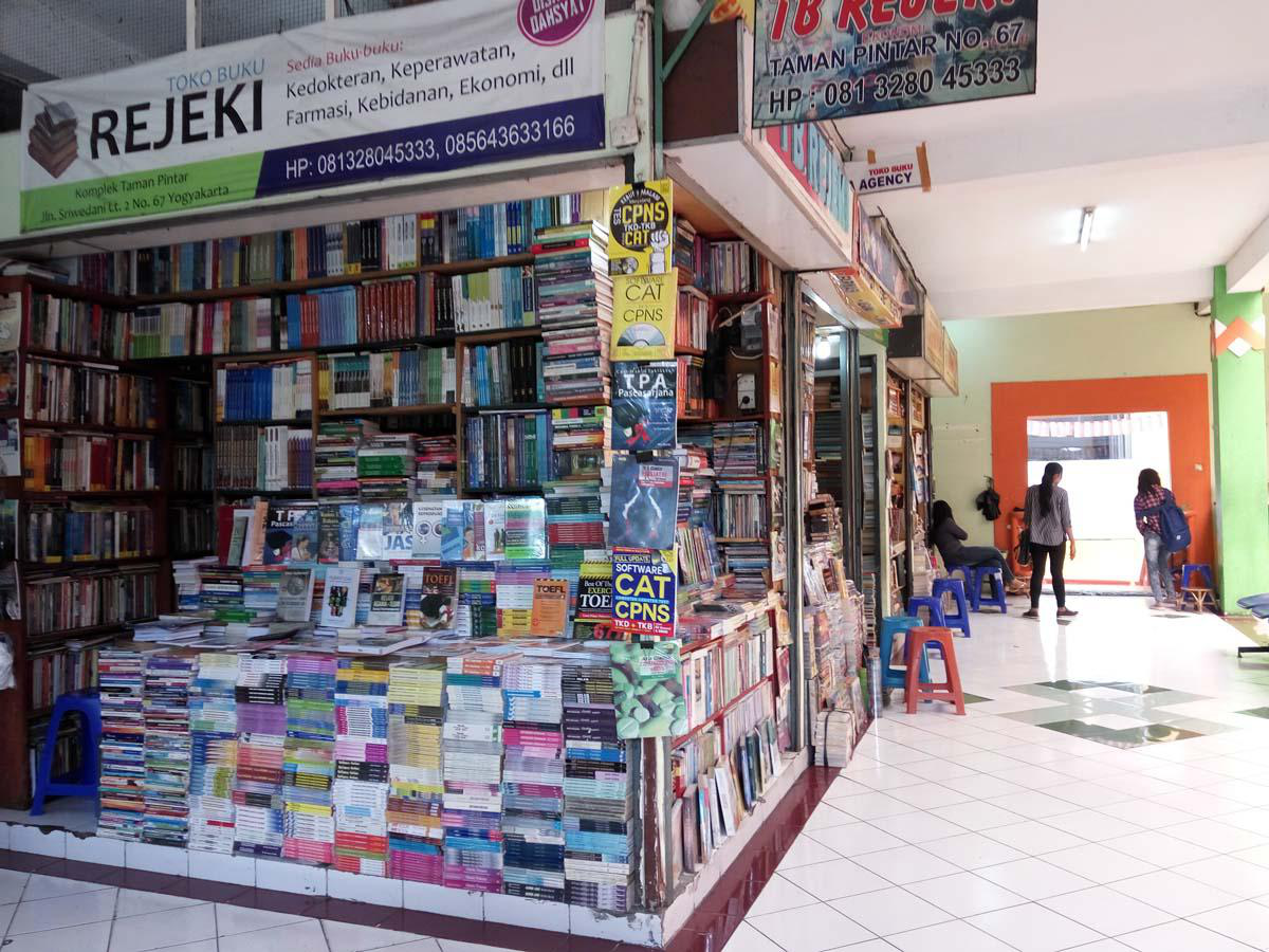 Toko Buku Gramedia  Di Jogja 