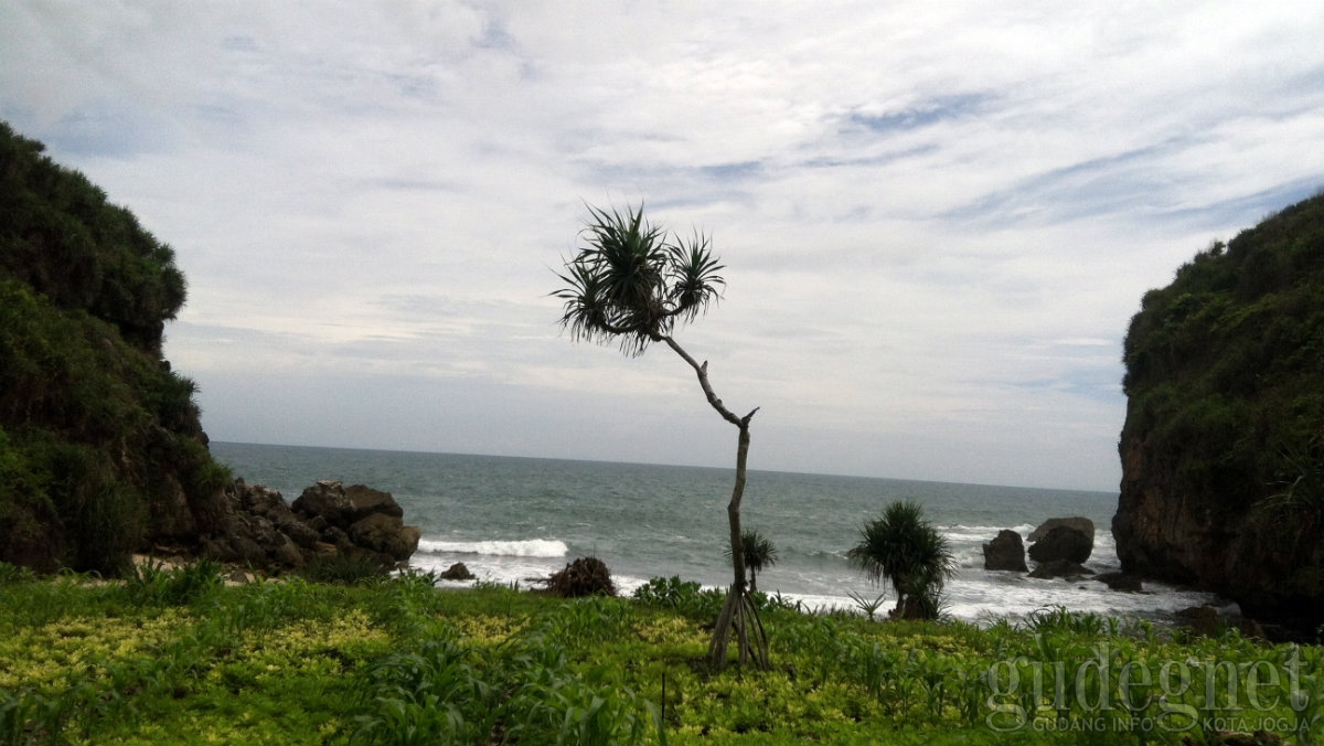 7 Pantai Hitz Versi Gudegnet Ini Cocok Buat Liburan
