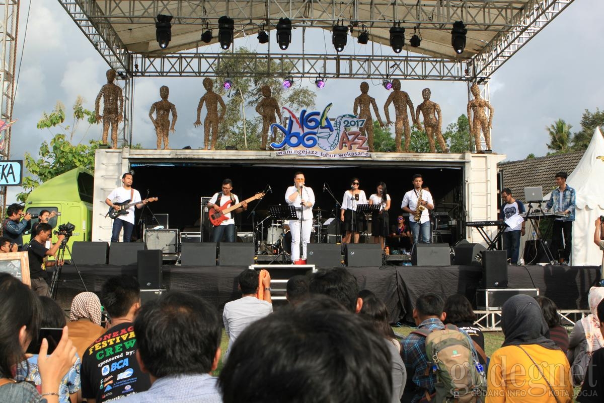 Everyday Perkenalkan Lagu-lagu Baru di Ngayogjaz 2017