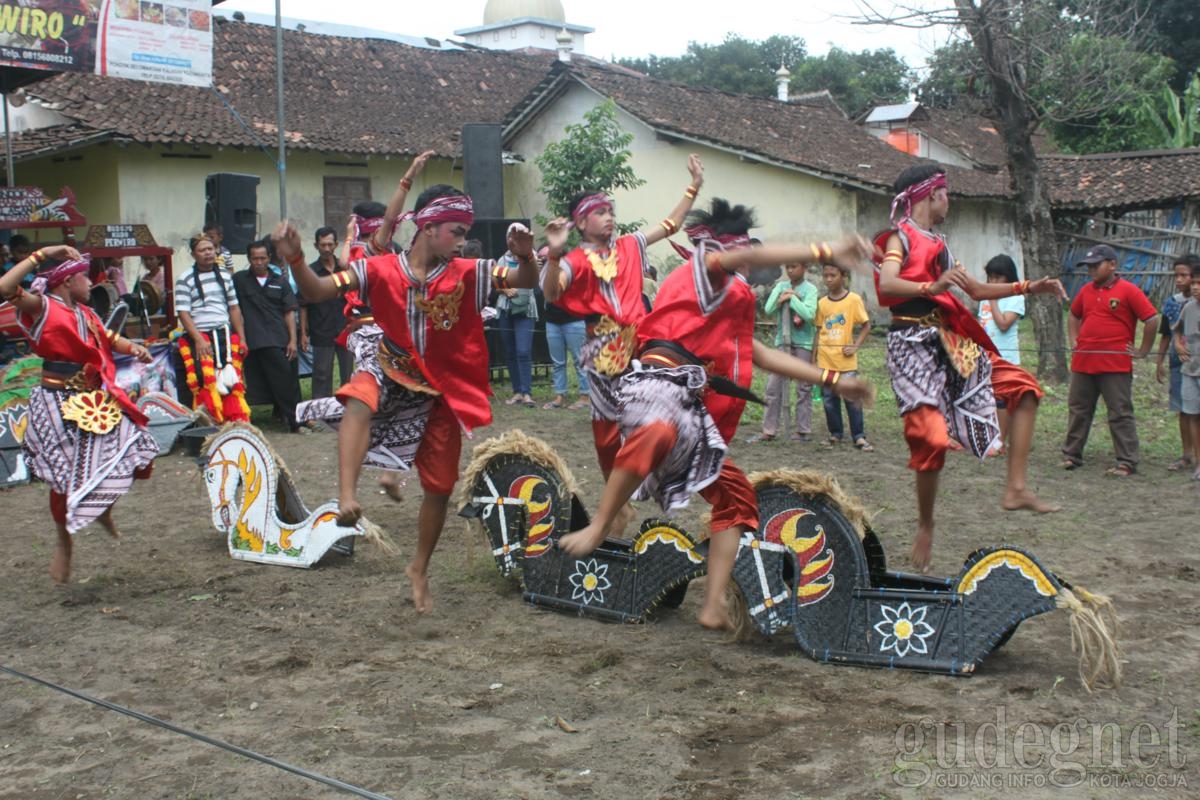 Kesenian Tradisional Meriahkan Ngayogjazz 2017