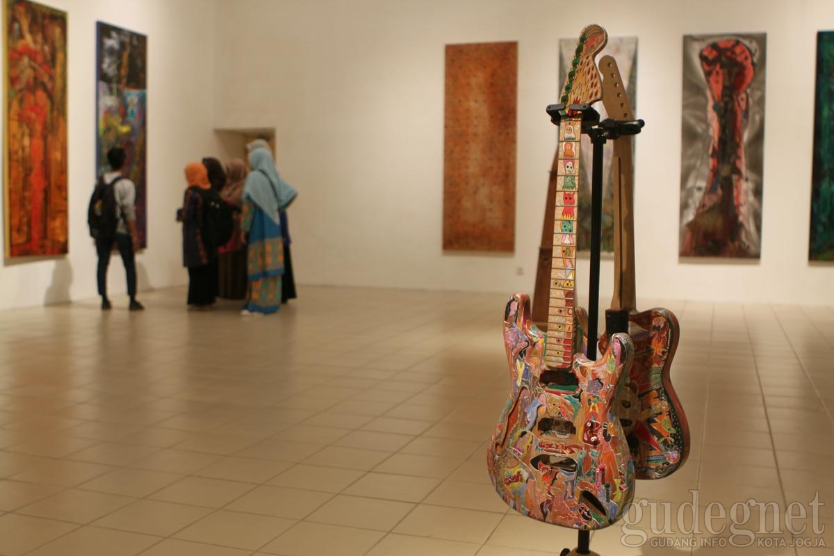 Dwi Rupa Bumi, Pameran Dua Seniman Beda Dunia