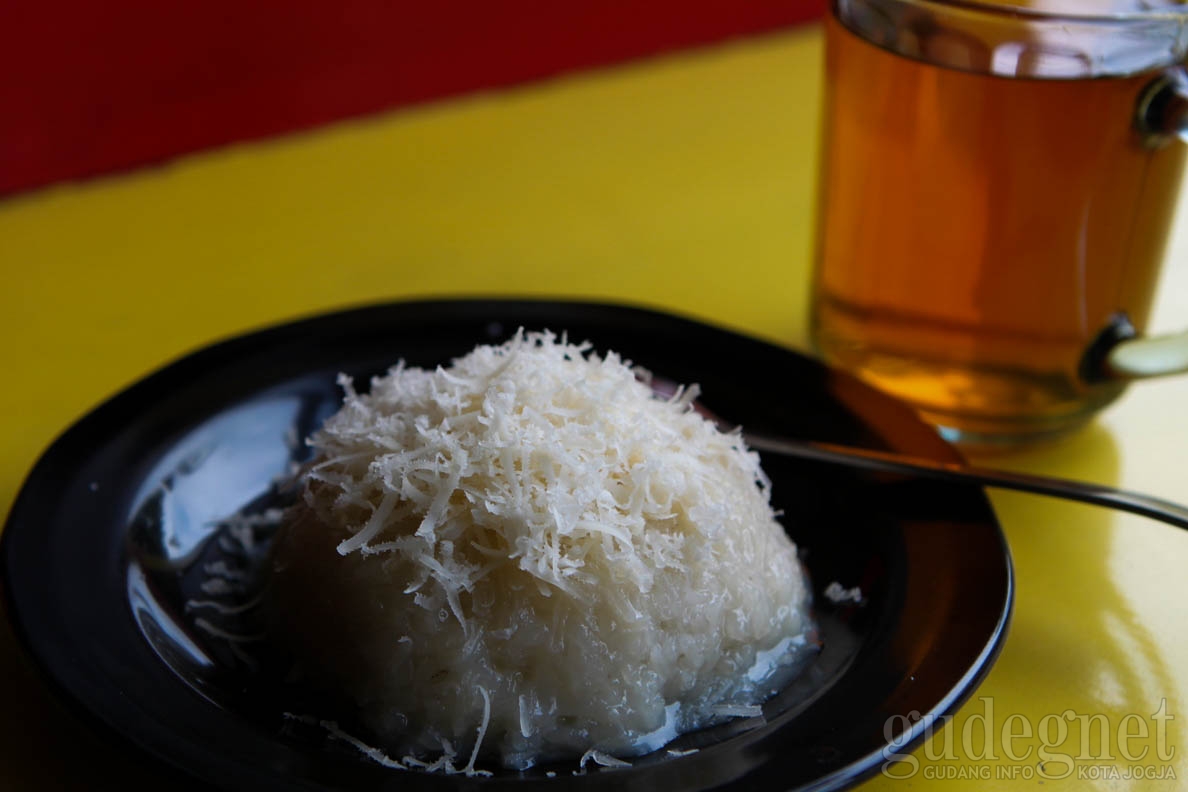 Nikmatnya Tansu Story, Ketan Susu dengan Topping Keju Hingga Durian