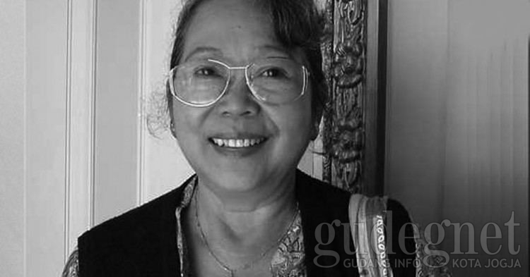 NH. Dini, Maestro Penulis Yang Tak Lekang Waktu