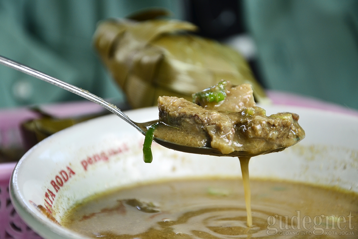Coto Makassar Otentik di La Capila 
