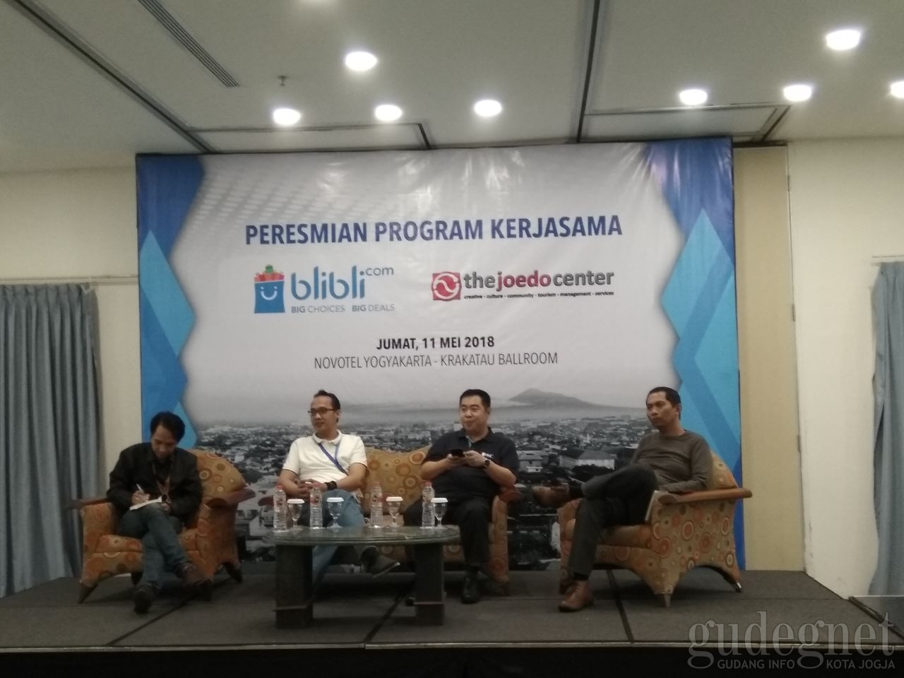 Geliat UMKM di Bisnis Online Geliat UMKM di Bisnis Online
