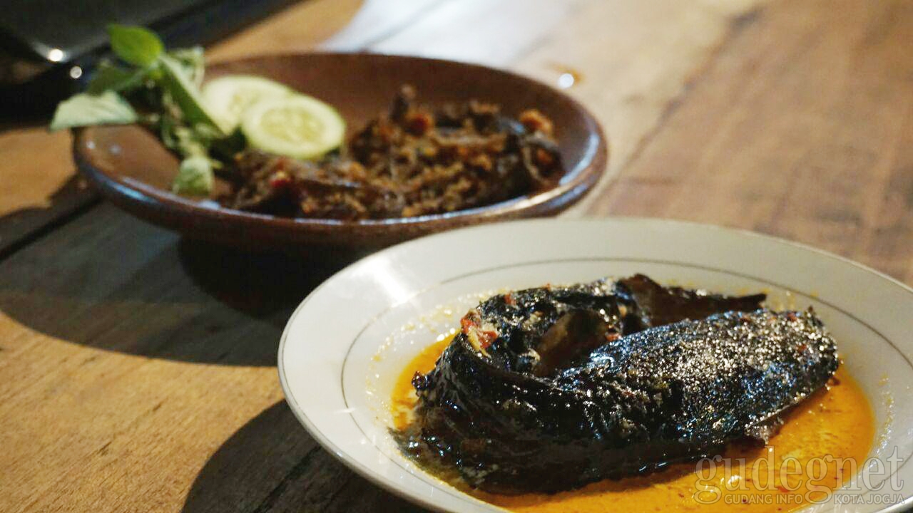 Warung Prasojo, Kuliner Mangut Lele di Utara Jogja