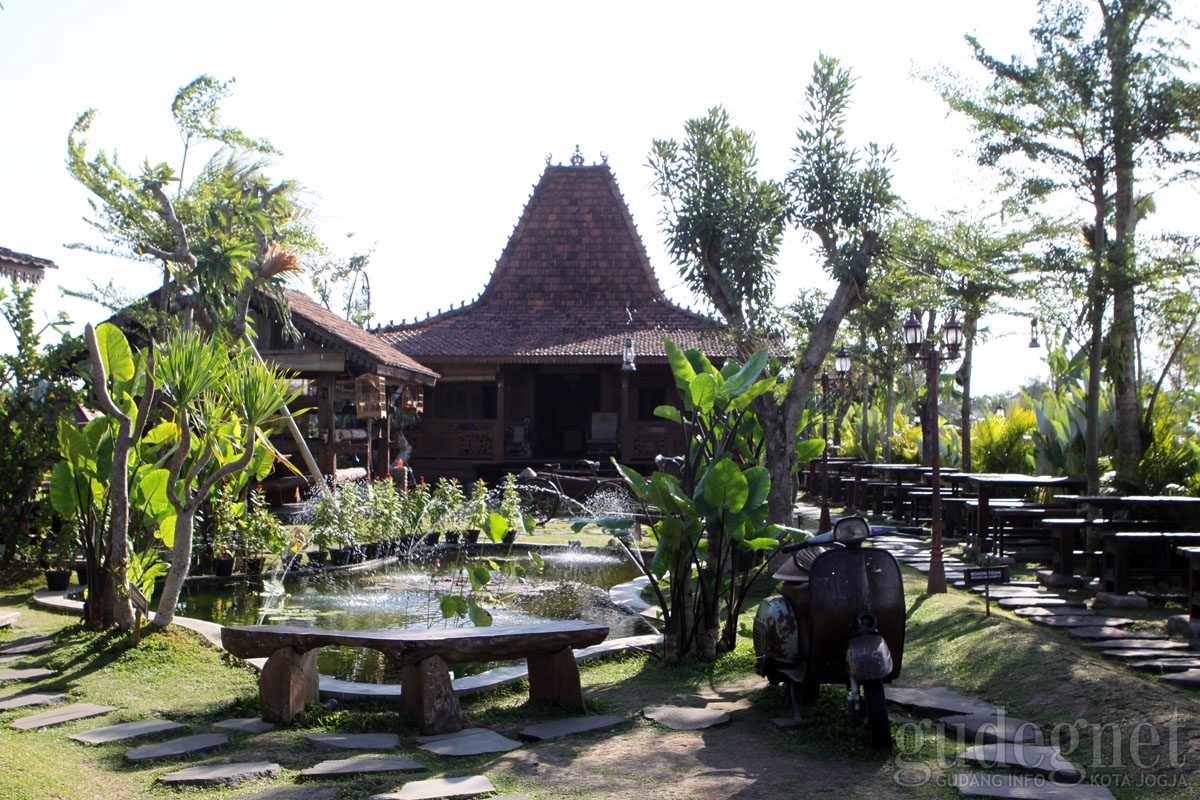 Wedang Kopi Prambanan, Tempat Asyik Untuk Ngopi
