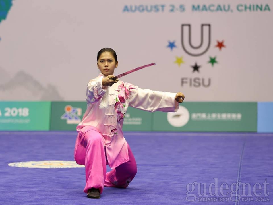 Kamilia Lituhayu dari UNY Sabet Perak Kejuaraan Wushu Dunia Tingkat Universitas