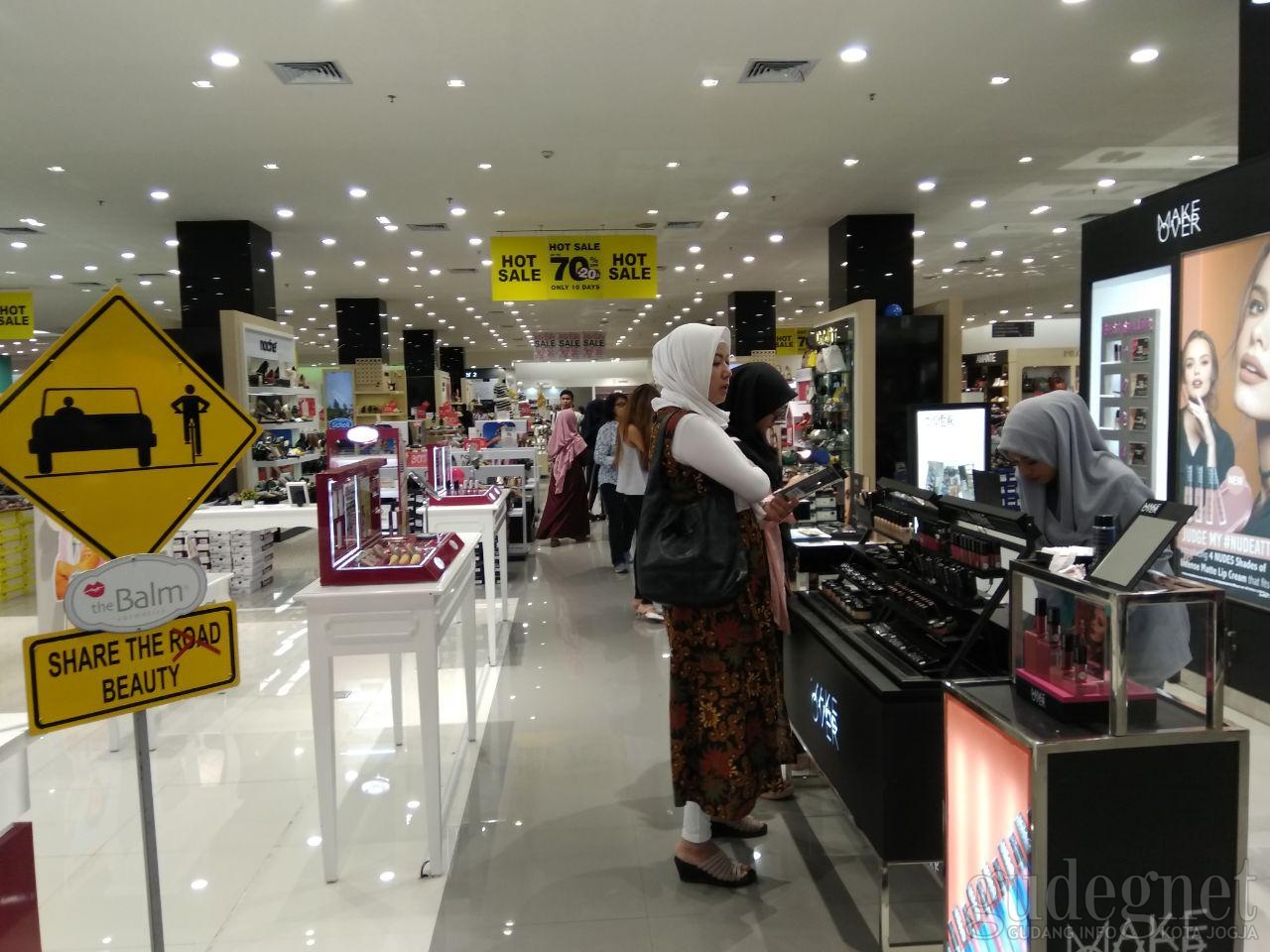 Wow, Centro Gelar Promo HOT SALE UP TO 70% + 20% OFF 
