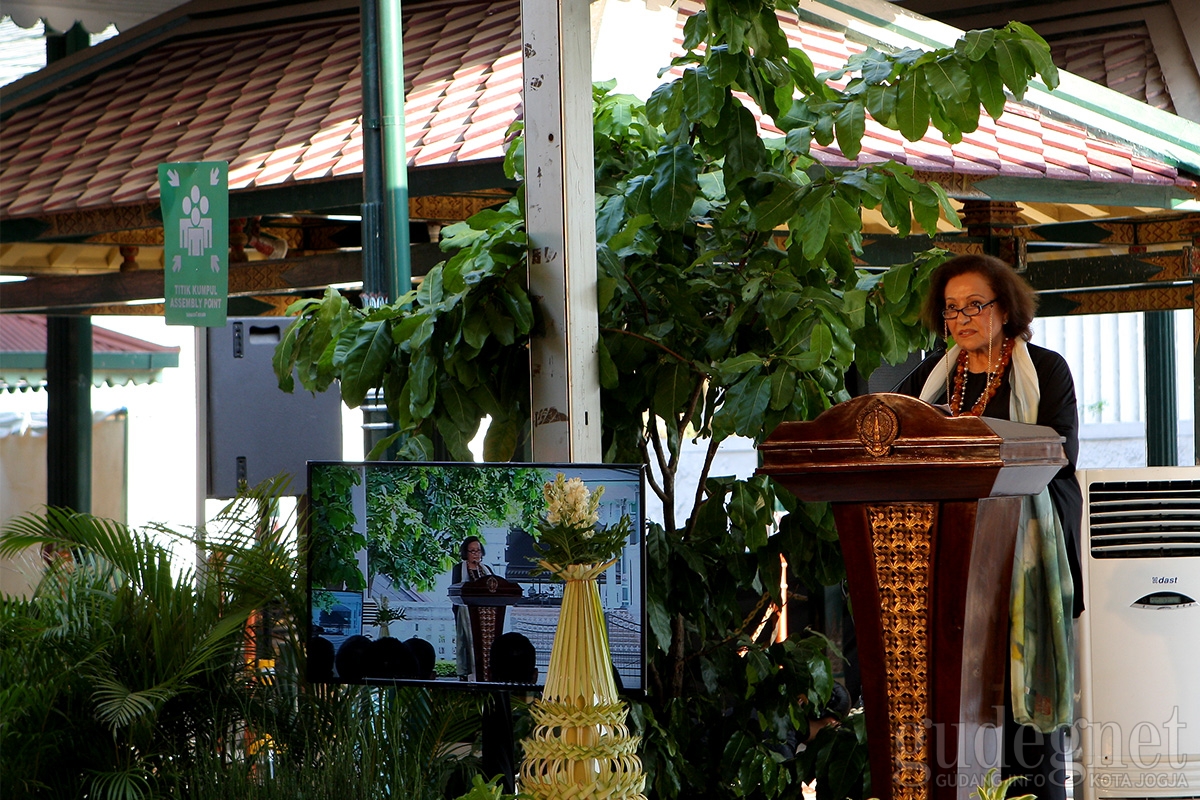 Presiden World Craft Council Turut Membatik di JIBB