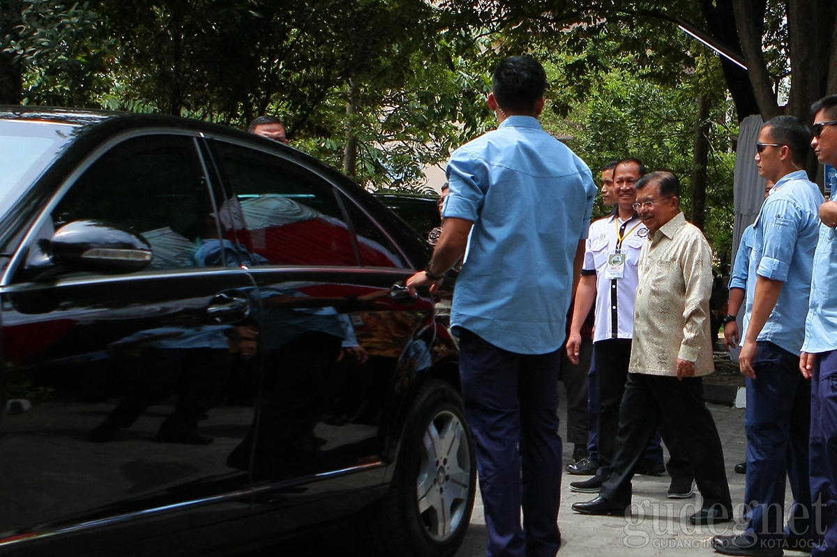 Wapres Jusuf Kalla Ajak Mahasiswa Jadi Entrepreneur 