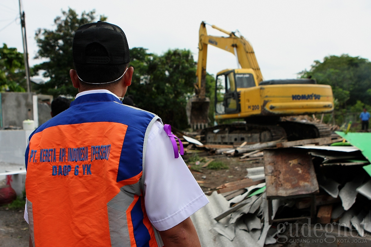 PT KAI Daop 6 Lakukan Penertiban Lahan Demi Perluasan Stasiun Tugu 