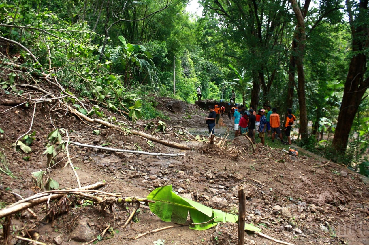 Awas Longsor, Waspadai Potensi Gerakan Tanah DIY Ini