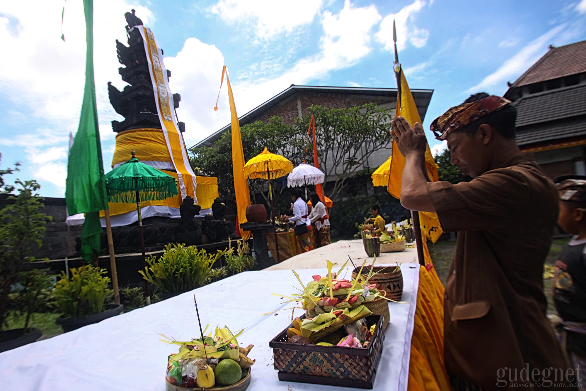 Umat Hindu Yogyakarta Rayakan Galungan