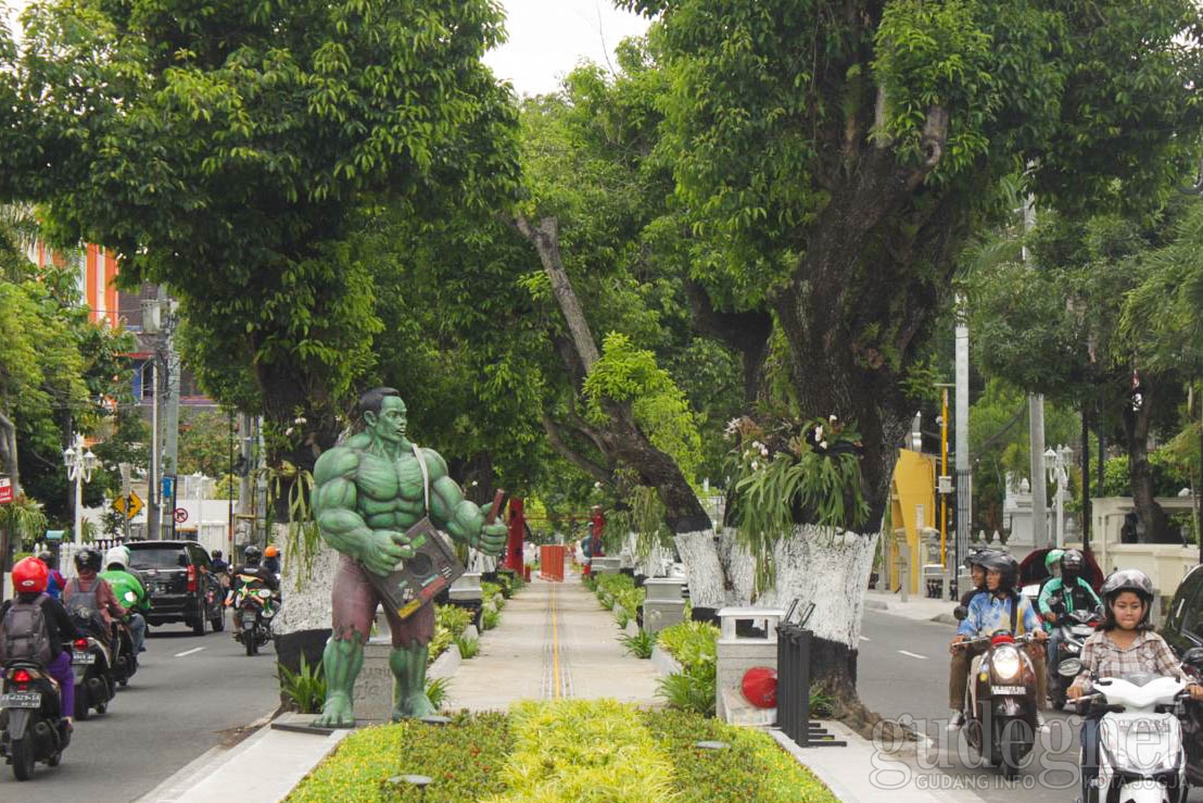 Hulk dan Spiderman Hadir di Boulevard Kotabaru