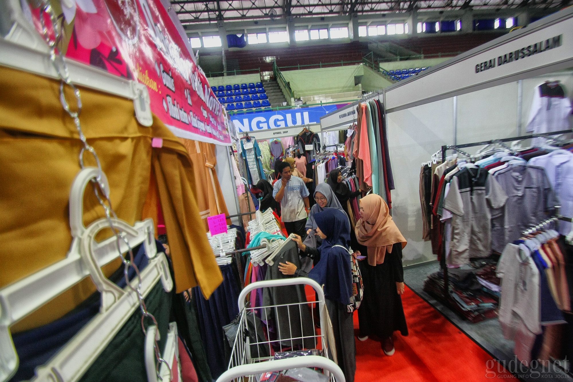Jogja Islamic Fashion Fair Hadirkan Puluhan Stand Busana Muslim di UNY