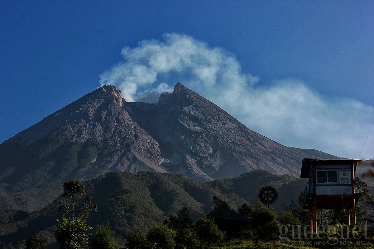 Perkembangan Gunung Merapi Hari Ini, Ada Guguran Lava Pijar