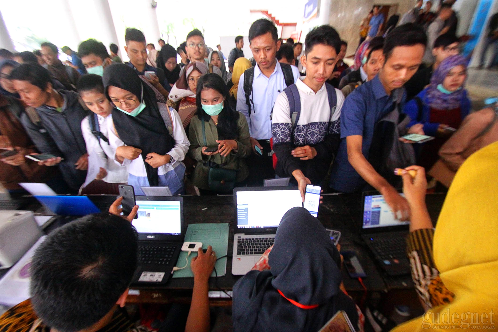 UPN Diserbu Ratusan Pencaker Job Fair 2019