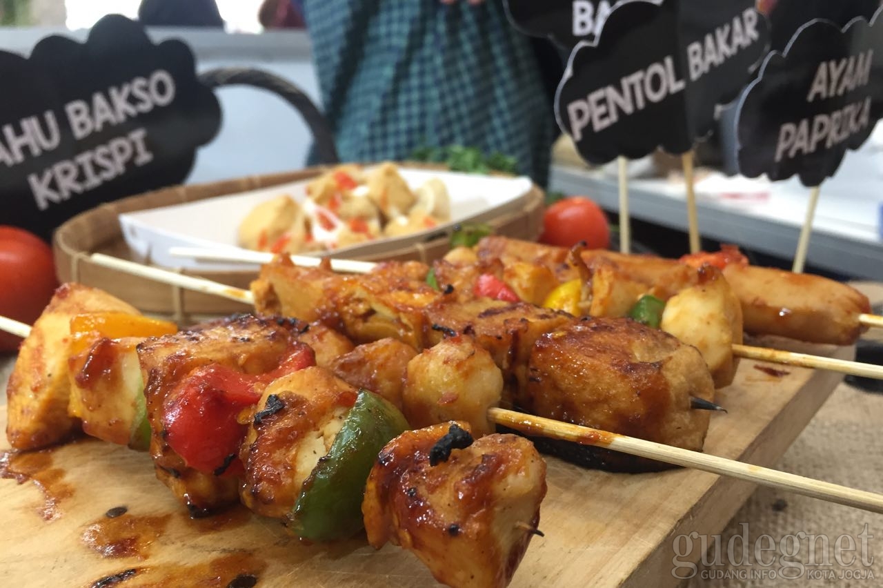 Pentol Bakar Hingga Cenil Kumpul di Malioboro Mall