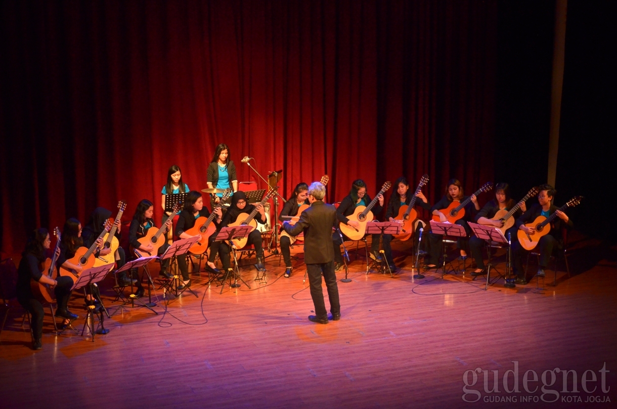 Saraswati Guitar Concert Tampilkan Lagu-lagu Soundtrack Film 