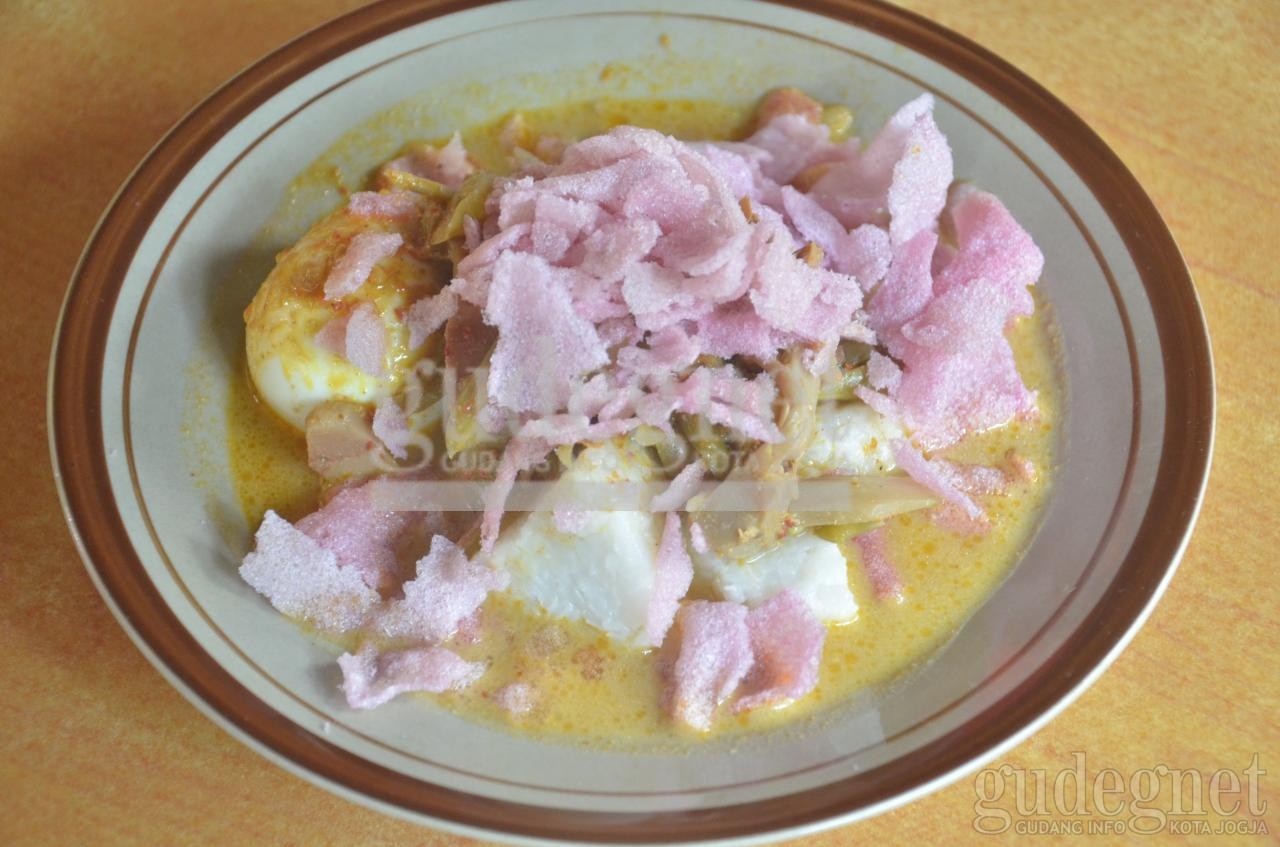 Sarapan Sedap di Lontong Sayur Sumatera Uda Uni