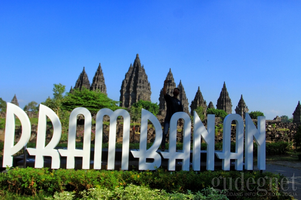 Prambanan Resmi Dibuka, Pengunjung Dilarang Naik Candi