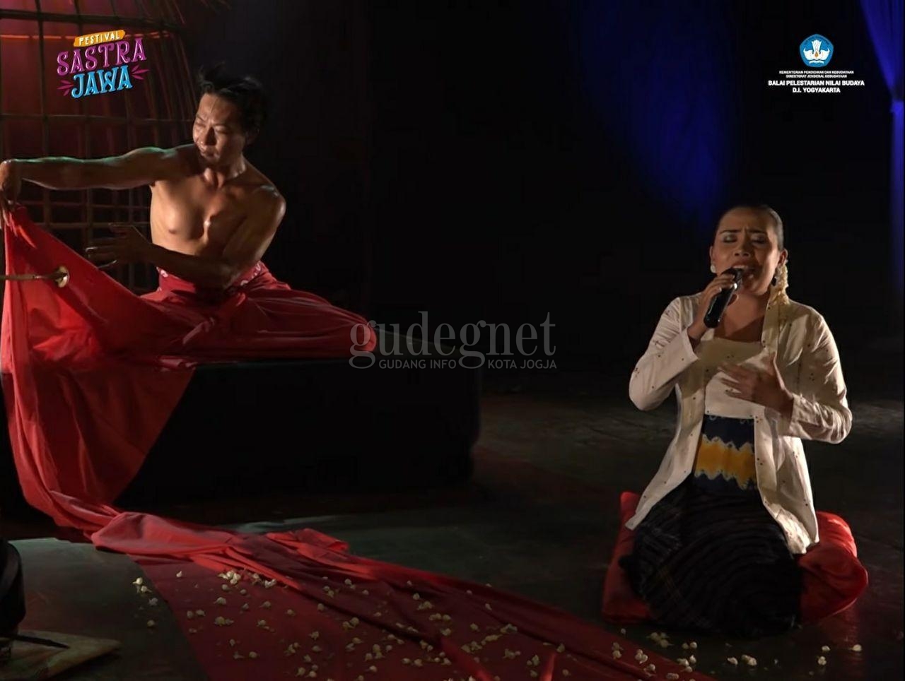 Festival Sastra Jawa Dekatkan Manuskrip Jawa Lewat Pentas Seni