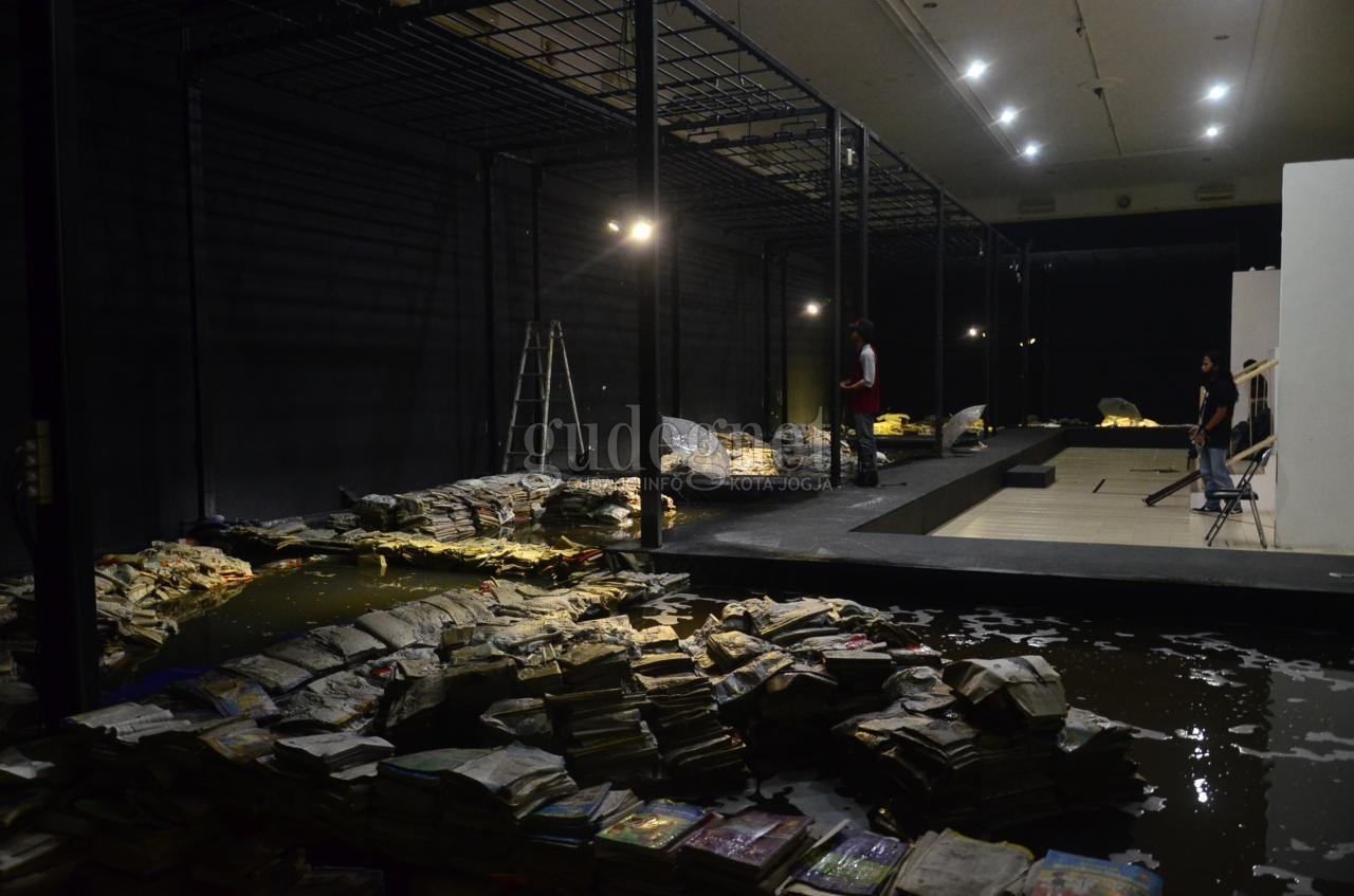 Pameran Superficial Readers Hadirkan Kolam Buku