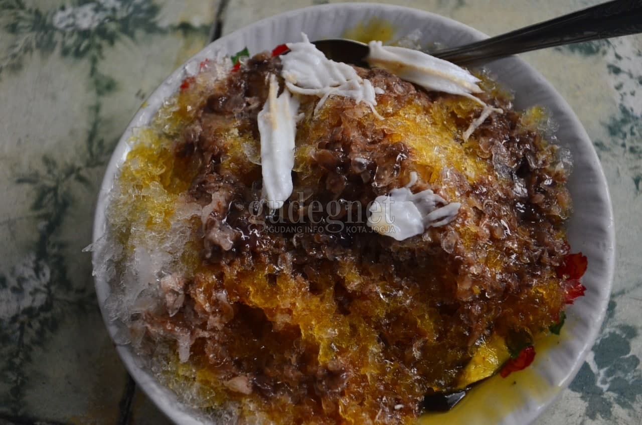 Es Buah Pak Lantip, Kuliner Legendaris Pelepas Dahaga