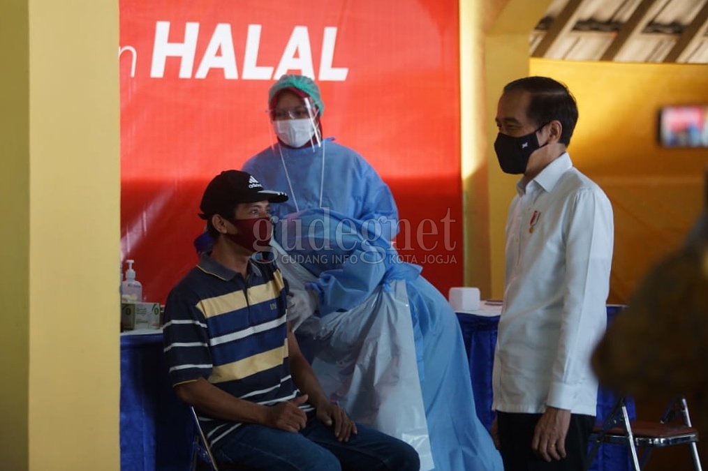 Jokowi Apresiasi Vaksinasi Covid-19 Massal di Yogyakarta