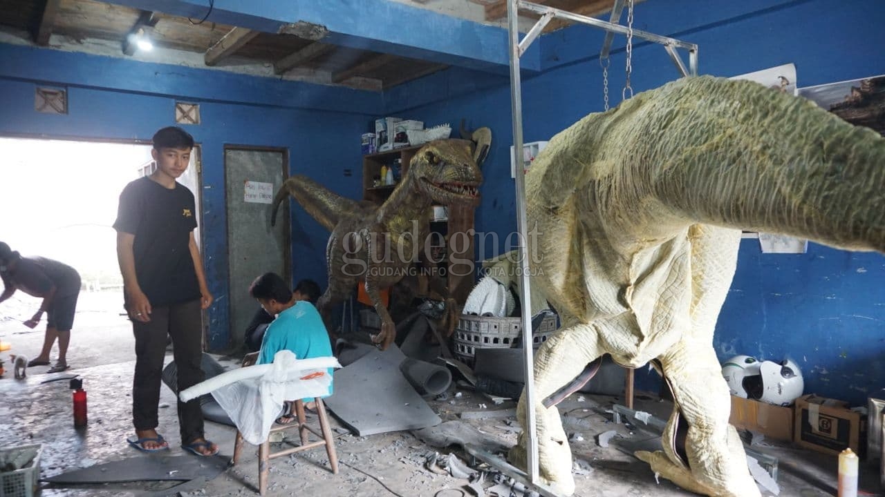 Produksi Dinosaurus Beromset Ratusan Juta Rupiah