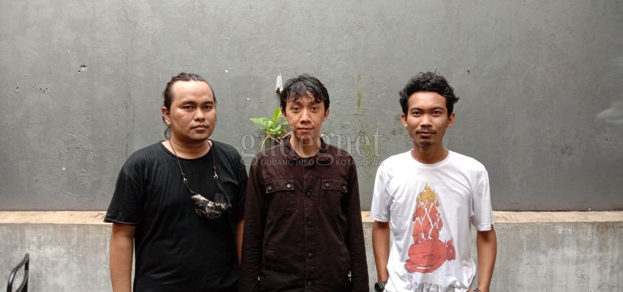 ''Tadahasih'': Album Rabu di Hari Sabtu 