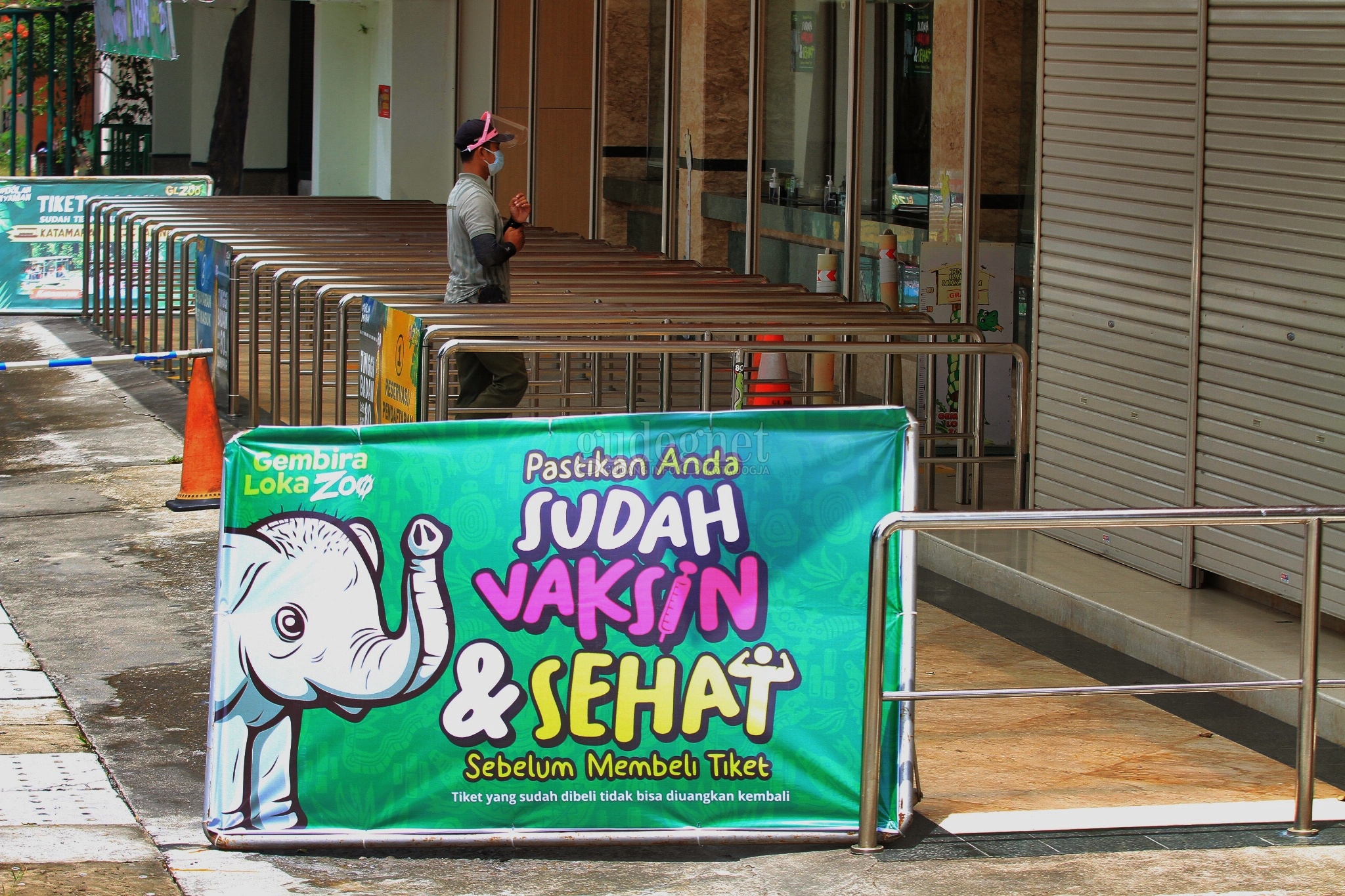 Gembira Loka Batasi Kapasitas Pengunjung 25 Persen