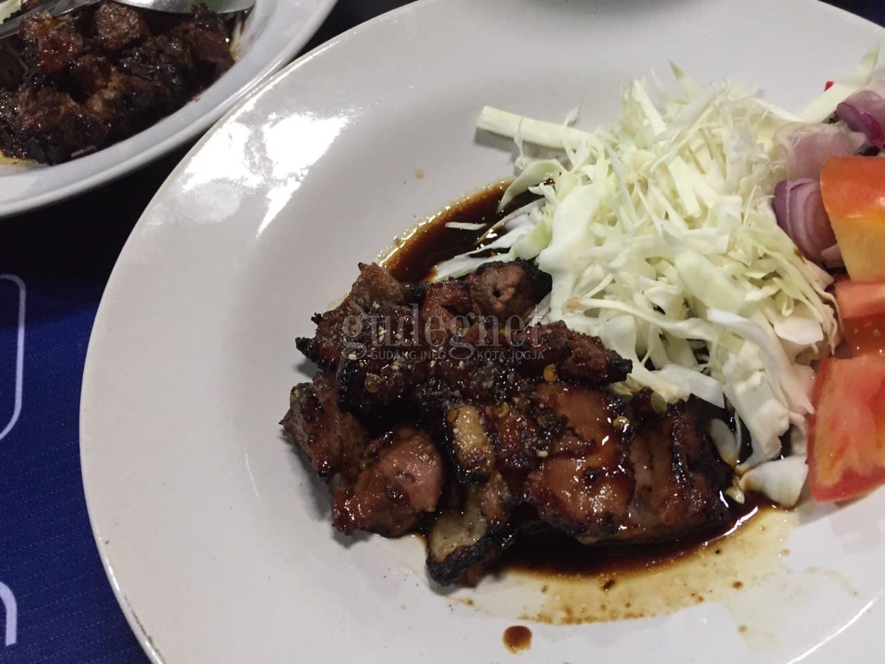 Mencicipi Sate Kambing Mbah Margo yang Legendaris