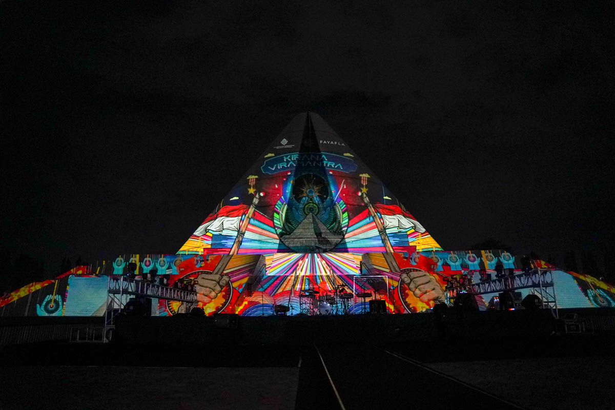 Kementerian Kebudayaan Gelar &ldquo;Kirana Viramantra&rdquo; di Yogyakarta: Melangitkan Doa untuk Pahlawan Lewat Cahaya