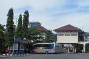 Ribuan Orang Terancam Tak Terangkut Bus Kota
