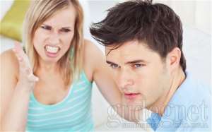 Punya Pacar Moody? 3 Tips Ini Bantu Anda Beri Solusi