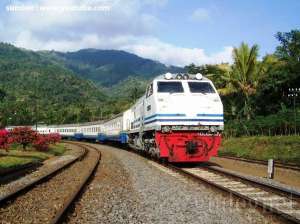 Kehabisan Tiket? Ini Daftar 19 Kereta Api Tambahan Lebaran 2016