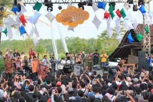 Monita Tahalea Tampil Pada Ngayogjazz 2016, Penonton Menyemut