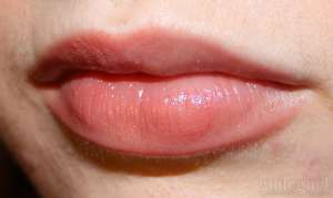 Tips Memerahkan Bibir Secara Alami